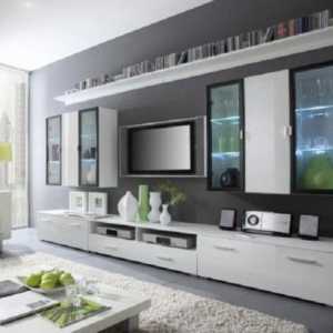 Zidul sub televizor este ieftin și modern: alegere, asamblare