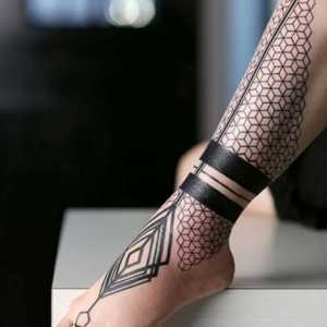 Tattoo pe picioare: cum să alegi o schiță?
