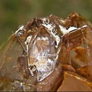 Punctul de topire al unui diamant, proprietățile fizice și structura unui mineral