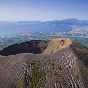Vesuvius (Italia): înălțime, locație și coordonate ale vulcanului. Vesuvius și erupțiile sale