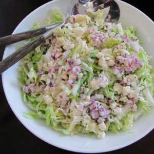 Salate gustoase și sănătoase cu varză și porumb Pekinese