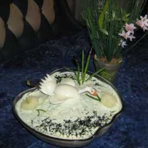 Salată delicioasă și frumoasă `Lebada albă`