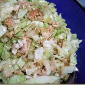 Salată delicioasă și hrănitoare cu șuncă și varză de Pekinese