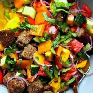 Salată delicioasă de vară: trei rețete cu piper bulgar