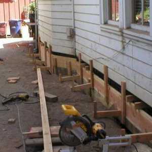 Înlocuirea unei fundații sub o casă din lemn: o descriere a tehnologiei și recomandări