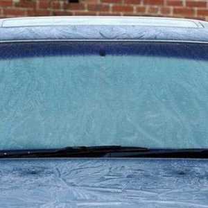 Ferestrele din mașină se îngheață din interior: ce să faci, cum să rezolvi problema?